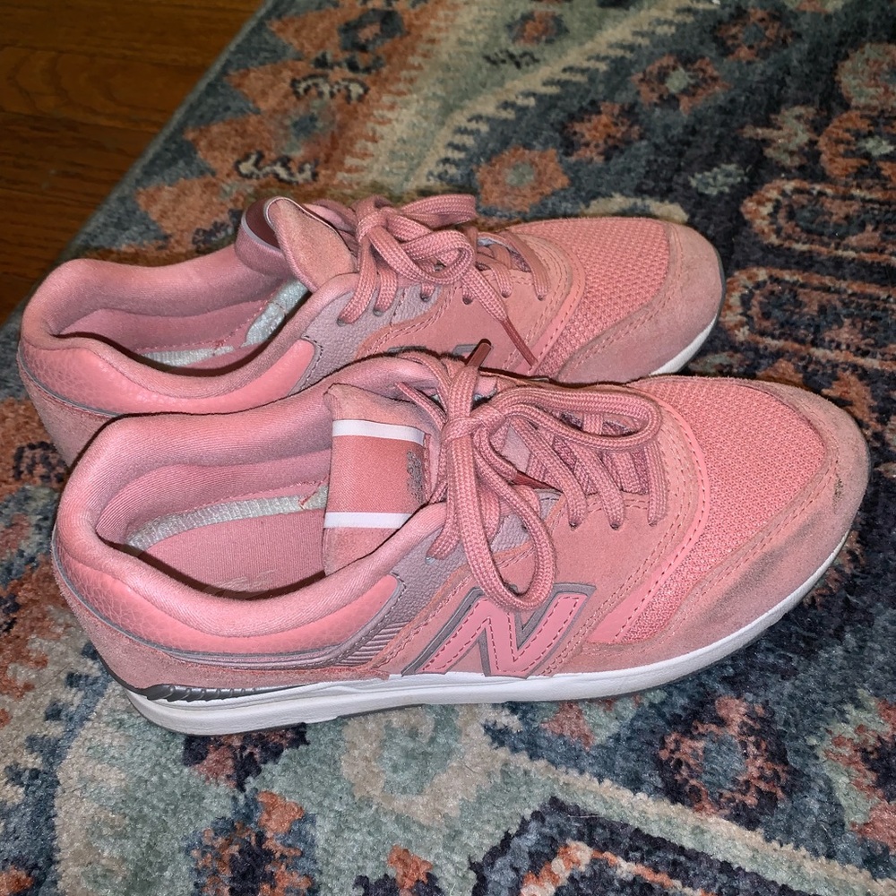 New balance pink 696 great condition